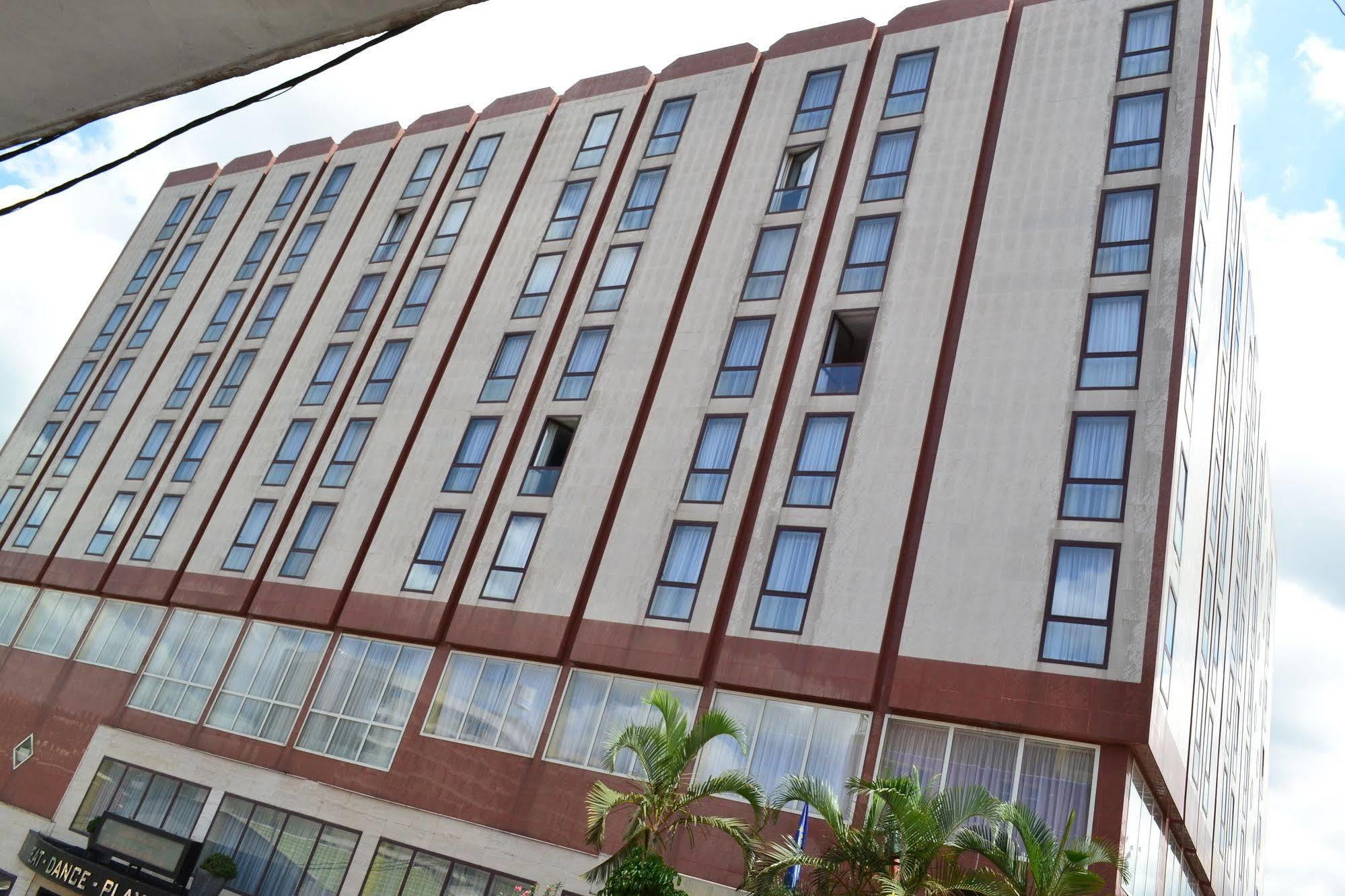 Djeuga Palace Yaoundé Esterno foto