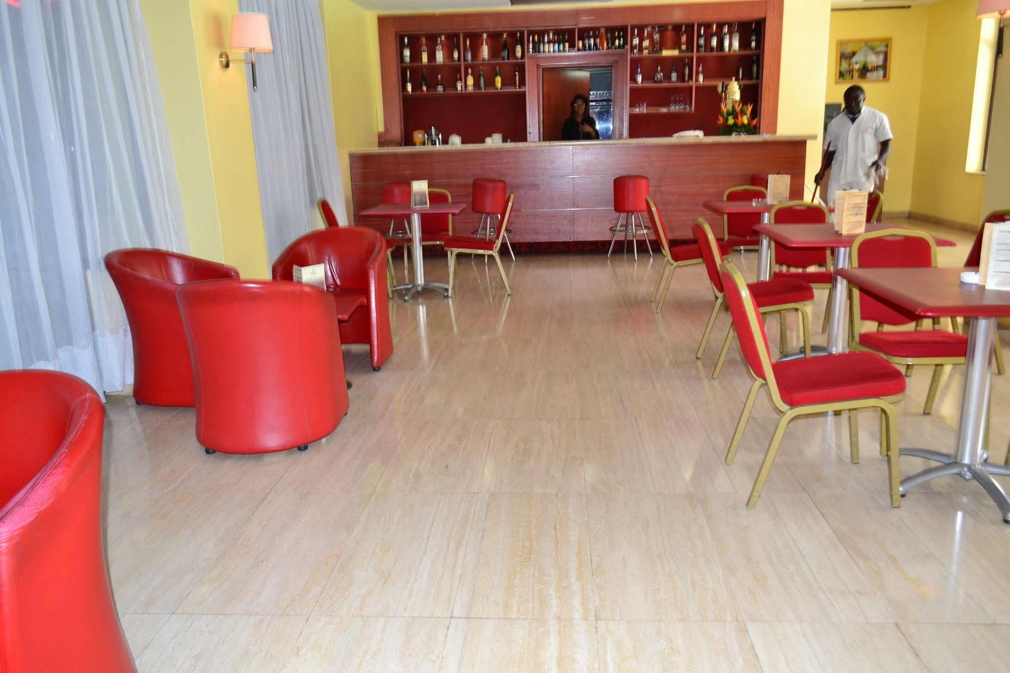 Djeuga Palace Yaoundé Esterno foto